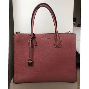 Michael Kors accordion purse. Great Condition✨